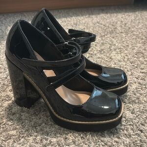 8.5 Black Mary Jane Pumps